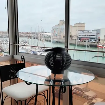 T2 Avec Balcon Au Coeur Des Sables D'olonne, 150m Du Centre, Ascenseur, Equipements Modernes - Fr-1-331-213 דירה Les Sables-dʼOlonne