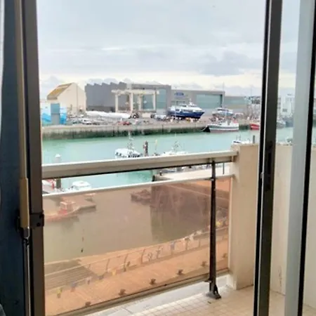 T2 Avec Balcon Au Coeur Des Sables D'olonne, 150m Du Centre, Ascenseur, Equipements Modernes - Fr-1-331-213 아파트 *